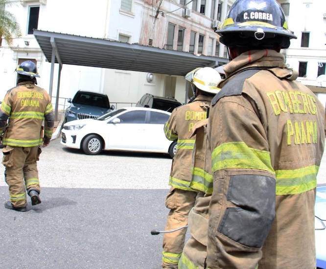 Bomberos descartan posible fuga de gas en el Ministerio de Salud