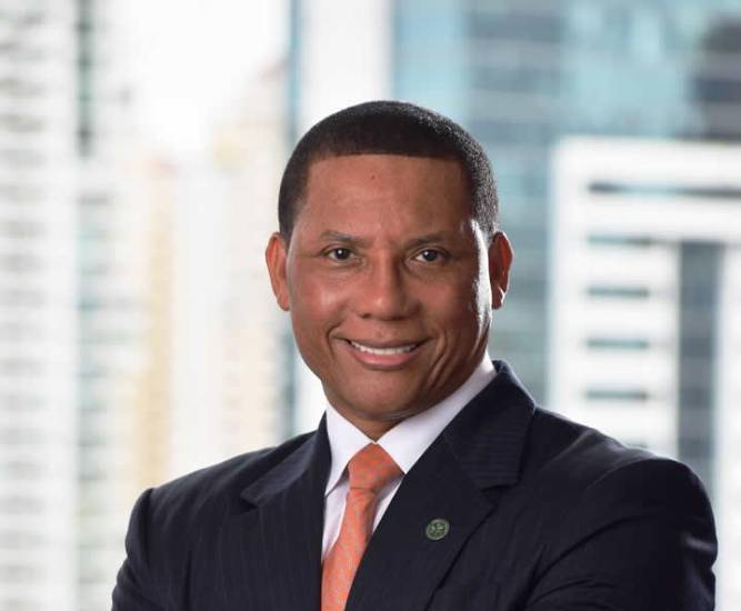 Brands detenido por presunto enriquecimiento injustificado