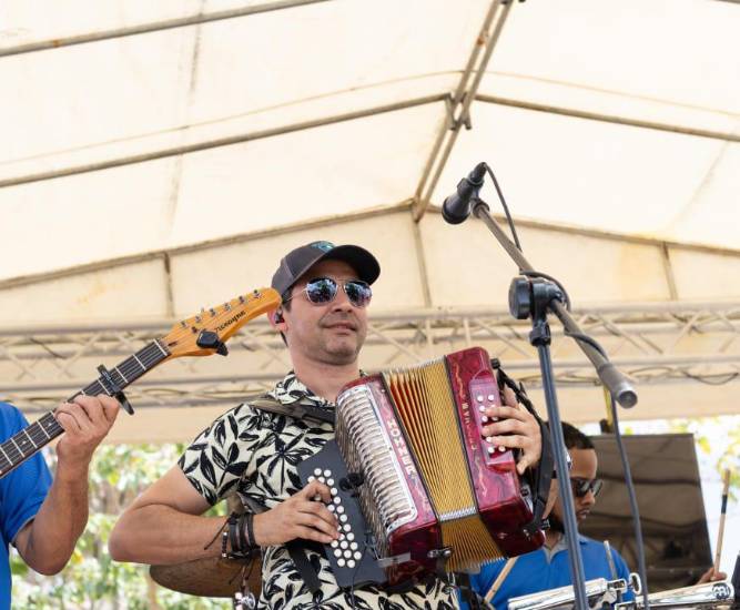 Castillero inicia una nueva etapa junto a su grupo