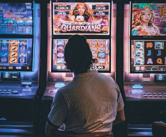 Lo que se propone para frenar la ludopatía y regular plataformas