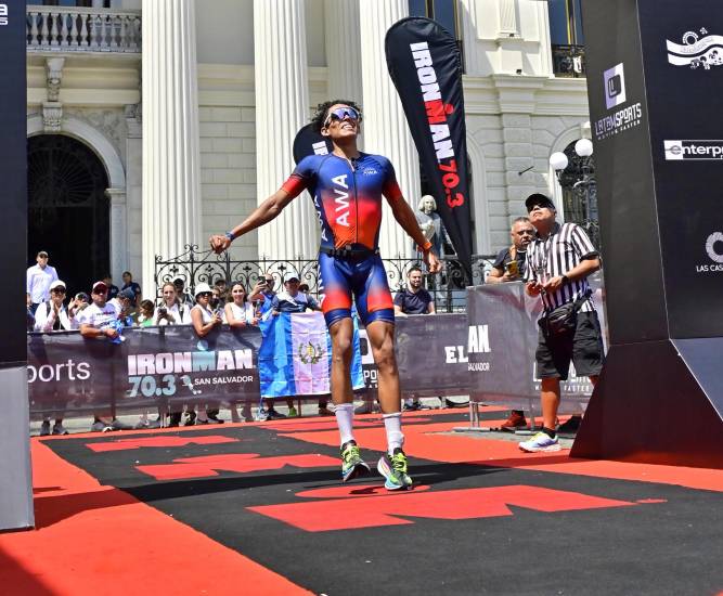 Acosta: La mala gestión federativa afecta a los atletas