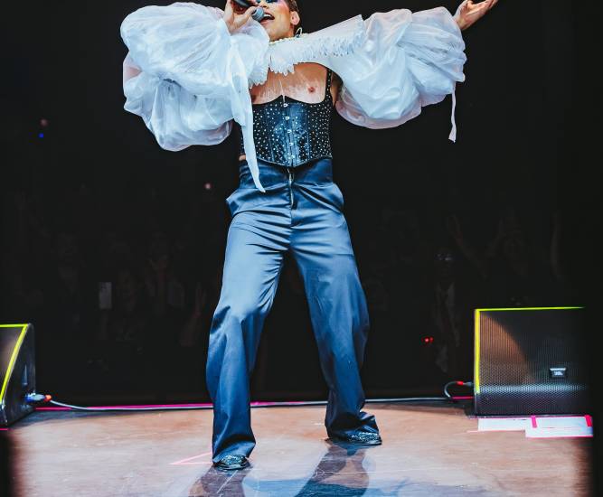 Christian Chávez conquista Brasil con emoción, lleno total y un cierre inesperado