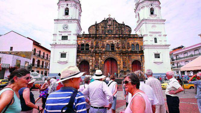 ML | Turistas en Casco Antiguo.