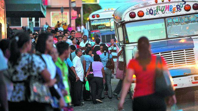 En Panamá Oeste reducen el número de autobuses por el precio del combustible