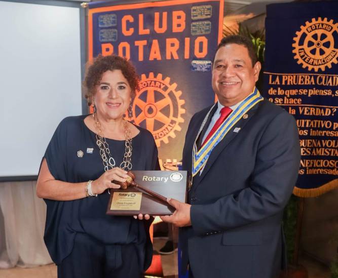Edgardo de la Torre asume la presidencia del Club Rotario de David para el período 2026-2027