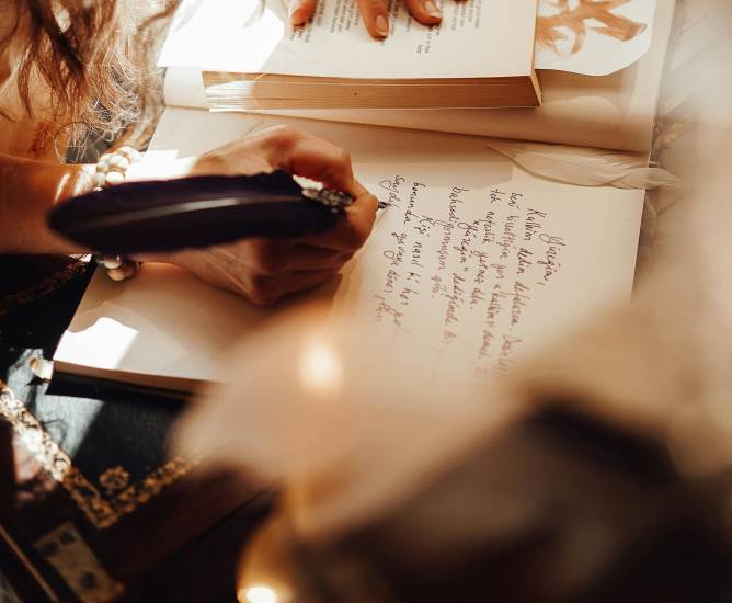 “Poesía no muere: se transforma, incluso en reggaetón”