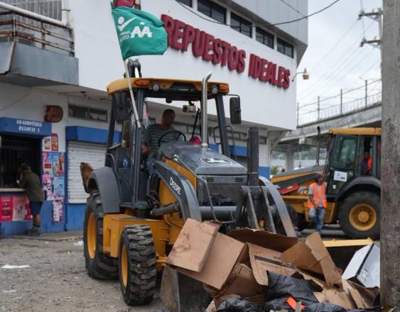 ML | Recolección de deschos en el distrito de San Miguelito.