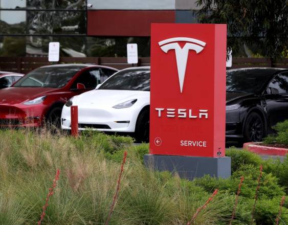 El fabricante de autos eléctricos Tesla.