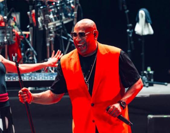 Starlite Occident convierte el show de Gente de Zona en una fiesta de cumpleaños para el hijo de Alexander Delgado