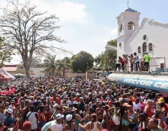 ML | Carnaval de Antón en el parque 15 de enero.