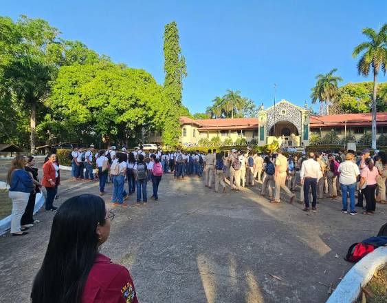 ML | Estudiantes del Instituto Técnico Superior de Agrotecnología.