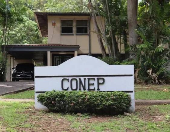 ML | Fachada de la Conep.