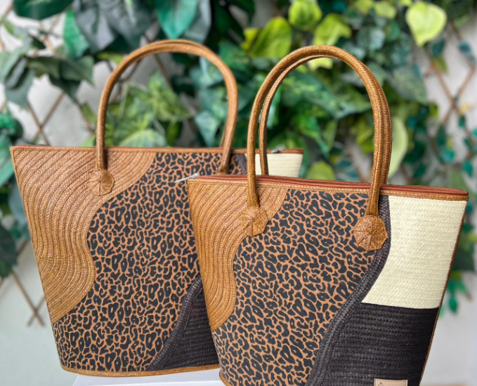 Zhana Accesorios apuesta por vender bolsos y aretes únicos