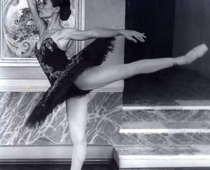 El ballet ha evolucionado, afirma Gloria Barrios
