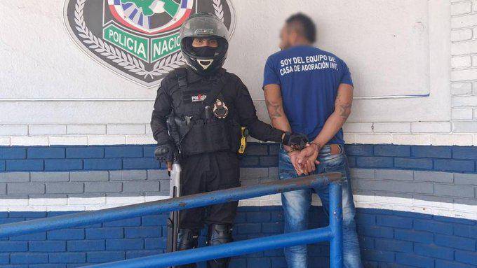 Revocan arresto domiciliario y ordenan detención a asaltante de joyería en la 5 de Mayo