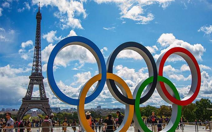 ML | Un arte con el símbolo de los Juegos Olímpicos 2024 en París, Francia.