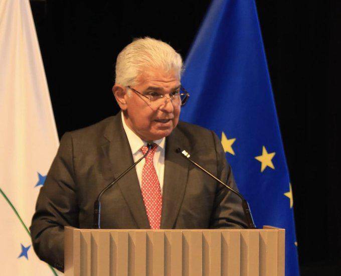 Presidente Mulino viaja al Foro Económico Mundial en Suiza