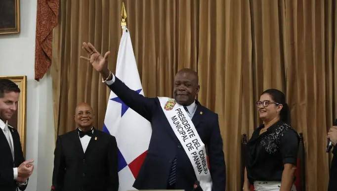 Mosquera prioriza los proyectos sociales en Curundú