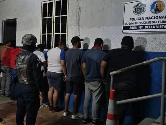 MP | Unidades policiales con detenidos por robos.