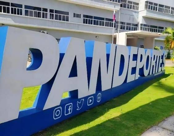 ML | Letrero con la palabra “Pandeportes” enfrente de la sede principal de Pandeportes en Juan Díaz.