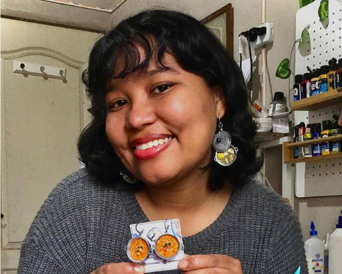 Aretes, collares y llaveros, emprendimiento que distingue las tradiciones panameñas