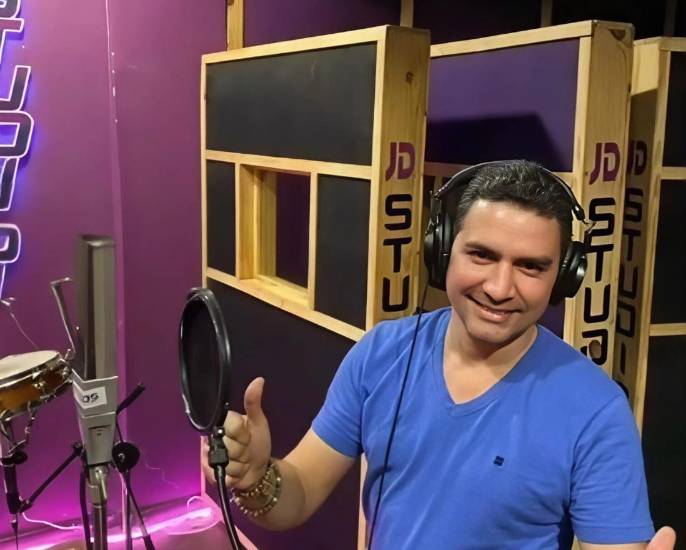 Castillero inicia una nueva etapa junto a su grupo