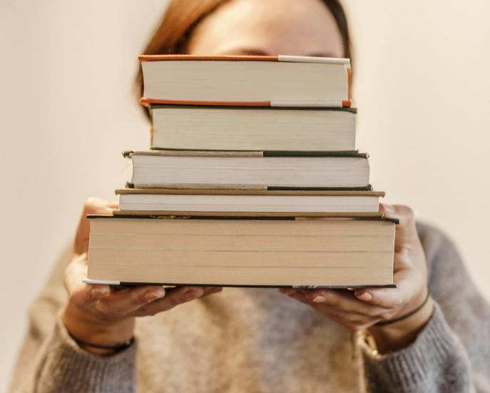 “Poesía no muere: se transforma, incluso en reggaetón”