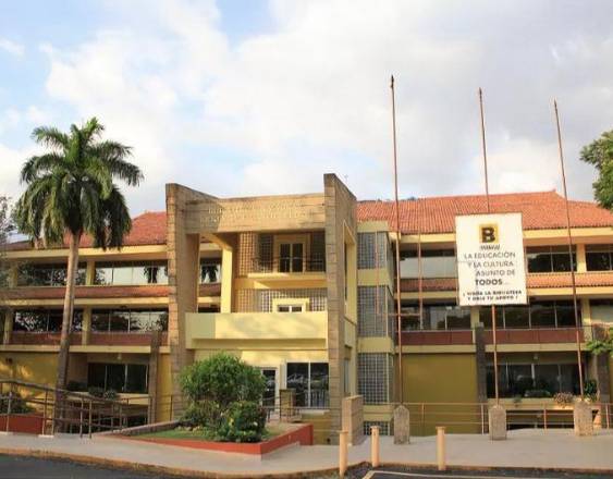 ML | La Biblioteca Nacional Ernesto J. Castillero R. (BINAL) fue creada mediante el Decreto No. 238 del 31 de enero de 1942 y abrió sus puertas al público el 11 de julio de 1942.