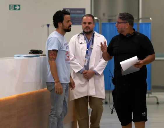 ML | Andrés Morales, protagonista de Caja Rápida, en el rodaje.