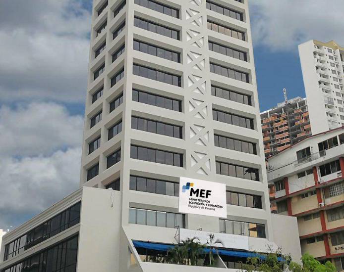 El MEF suspende créditos fiscales “sospechosos” y pide auditoría