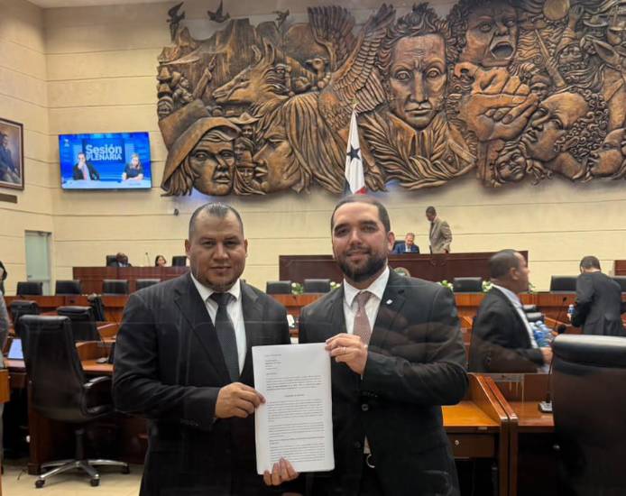 Inician las conversas por el control de las 15 comisiones