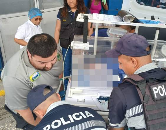 ML | La menor hallada fue puesta en una incubadora.