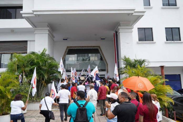 No hay fondos para pagar el bono navideño de trabajadores de la UP