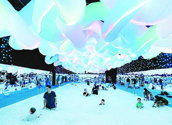 Luces y arte inflable en el ‘Glow Experience’