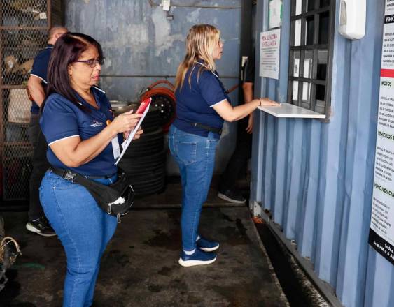 Cortesía | Personal de la Acodeco durante las inspecciones.