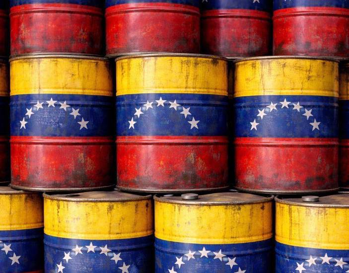 EEUU da nuevos pasos para suavizar las restricciones sobre el petróleo venezolano