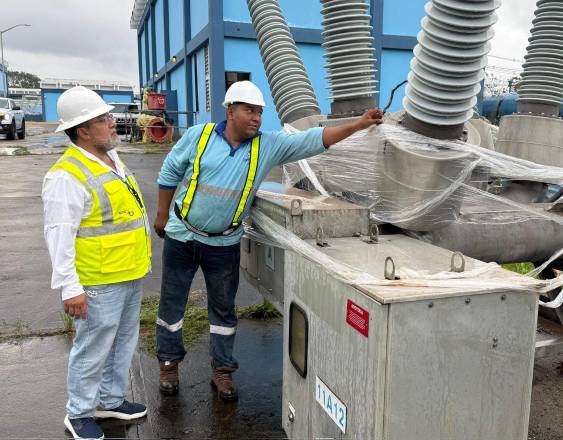 ML | Verifican interruptores de potencia de 115 kilovoltios (kV).