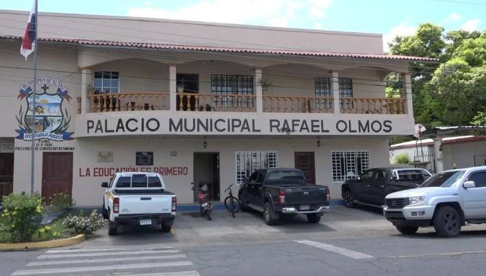 “Solo cuatro de veinte escuelas en Alanje están en terrenos legales”, Atencio