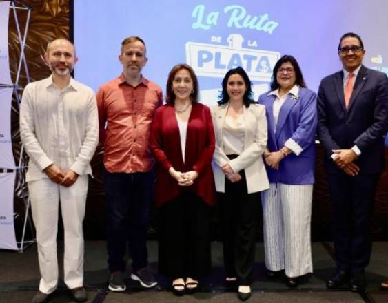 ML | Durante el lanzamiento de “La Ruta de la Plata”.