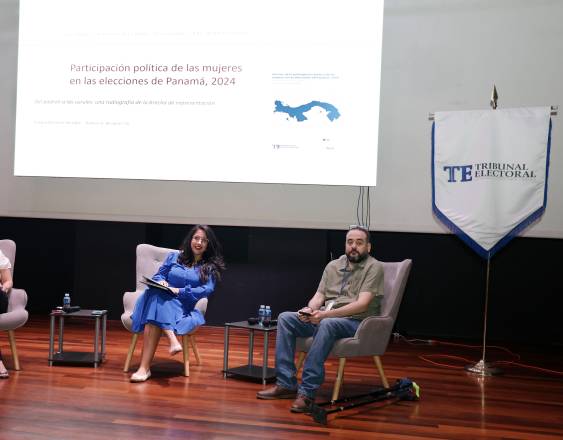 ML | Durante el encuentro.