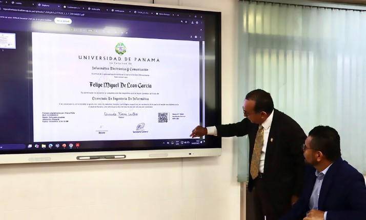 Universidad de Panamá supera los 10 mil diplomas digitales emitidos con el sistema SIREDE