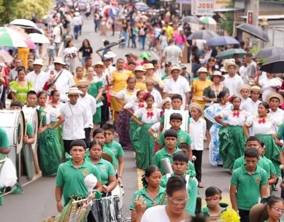 ML | Desfile de noviembre.