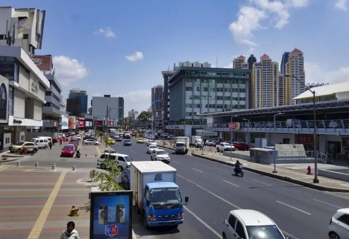 Ampliación de Vía España avanza sin diálogo, dueños de locales