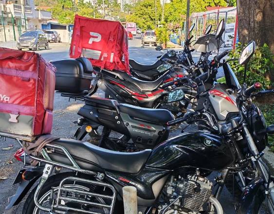 ML | Motos en la vía.