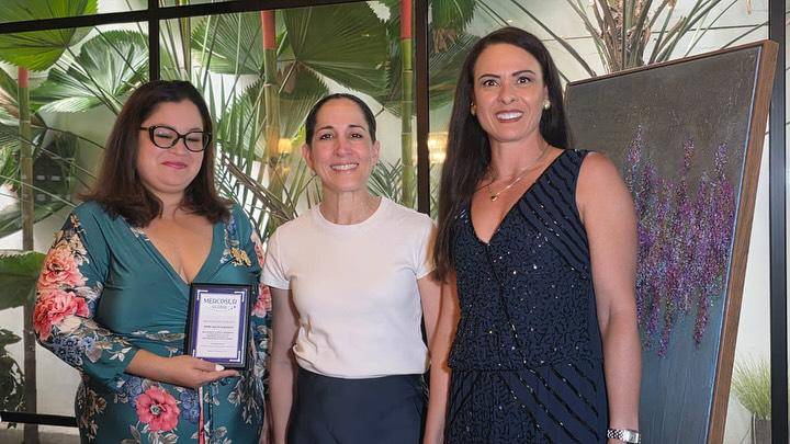 Panamá reconoce trayectoria literaria de escritora costarricense