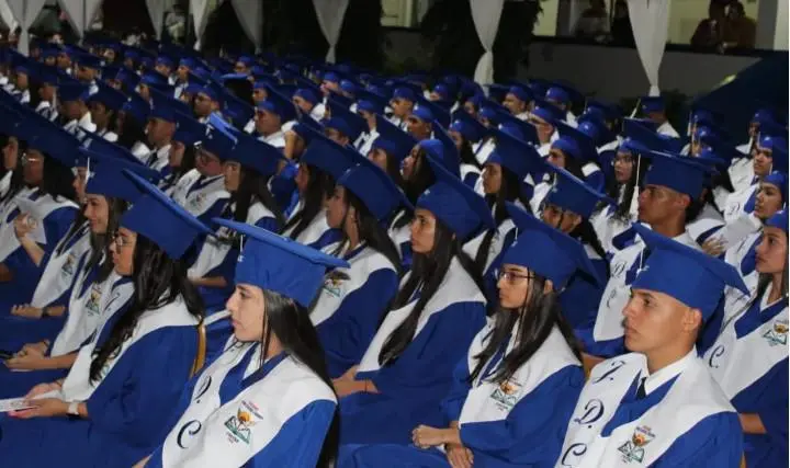 Se graduarán 106,000 alumnos de premedia y media este año
