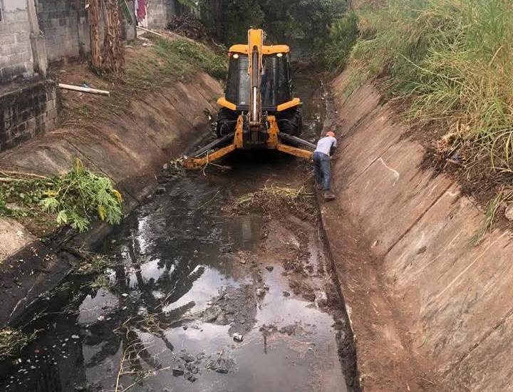 “Papa Cat” prioriza la educación y salud en Pedregal