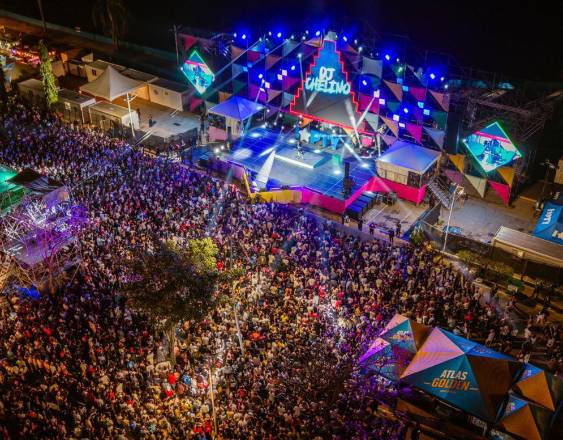 Festival Carnavalístico recibe a miles de personas en la Cinta Costera
