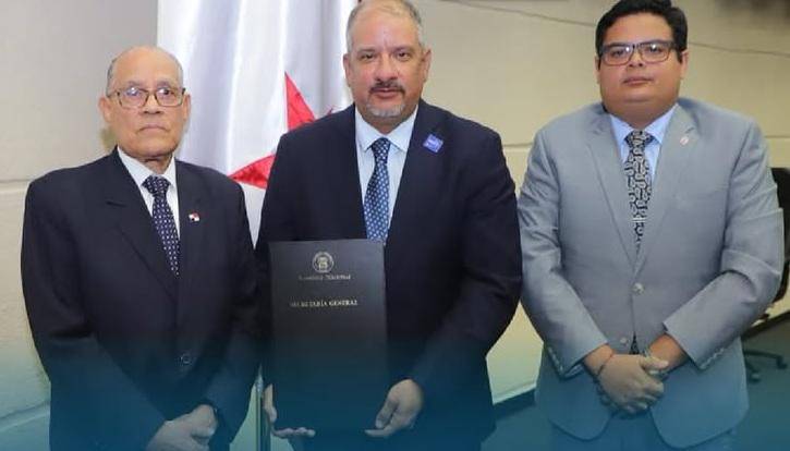 Asamblea aprueba a Omar Castillo como nuevo subcontralor general de la República