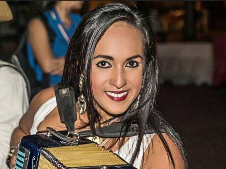 Artista Yeyny Santamaría: La maestra del acordeón